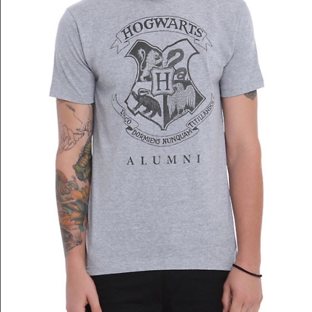 Harry Potter Hogwarts Alumni Tee